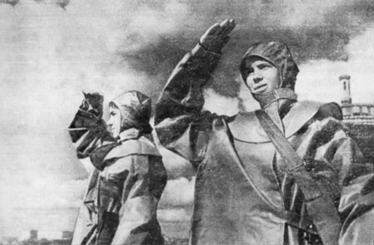 Охраняя завод "Электропровод". 