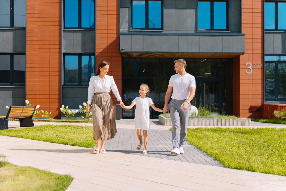 На фото: ЖК Maxi Life на ул. Возрождения, 35 (I очередь) в Вологде. Дом сдан в 2024 году.