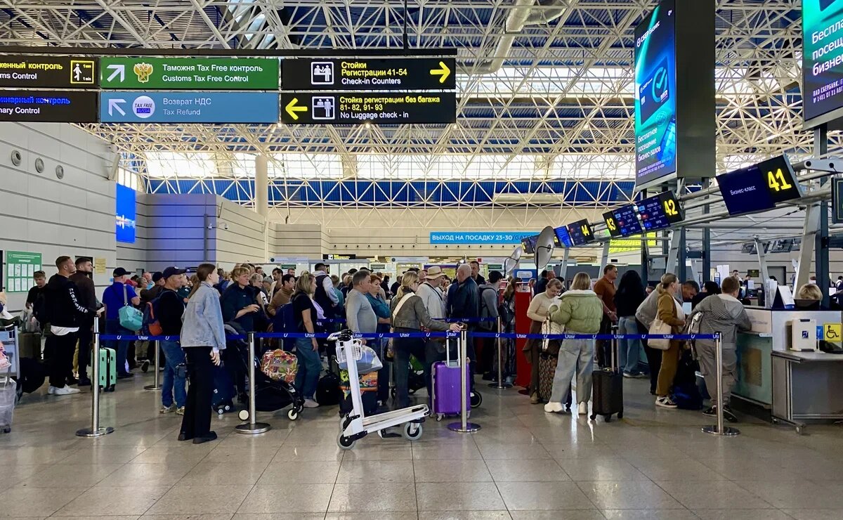    Перед 9 мая во Внуково ужесточили досмотр, а в Шереметьево запретили шутить