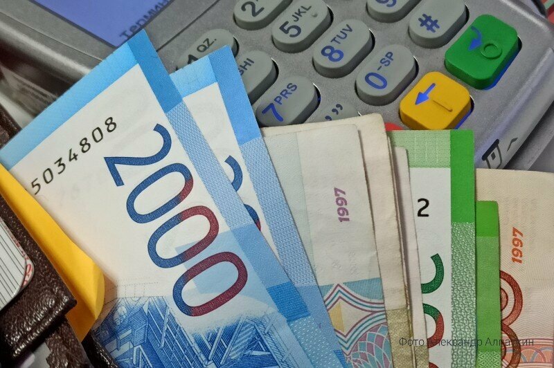 Как защитить свою зарплату от приставов