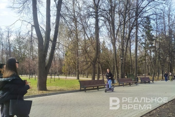 Более 2 млн рублей требует от сервиса аренды самокатов Whoosh жительница Санкт-Петербурга, получившая в сентябре 2024 года неизлечимое заболевание в результате наезда самоката. Инна Серова / realnoevremya.ru