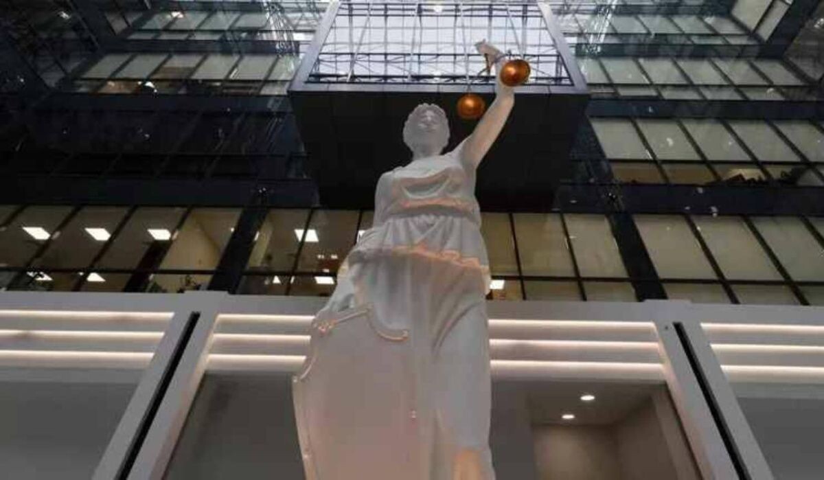     Статуя Фемиды. Источник: ria.ru Автор фото: Антон Денисов