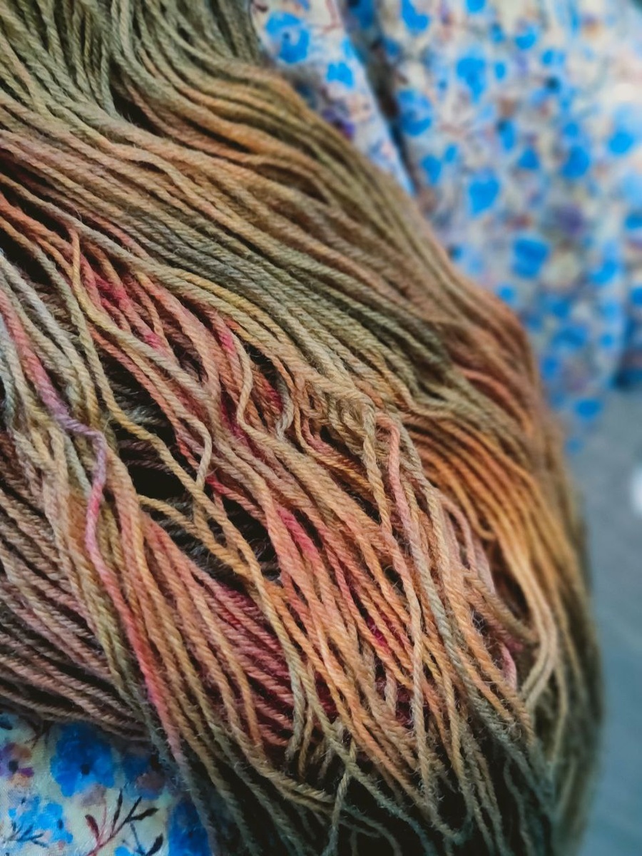 Пряжу для проектов крашу сама