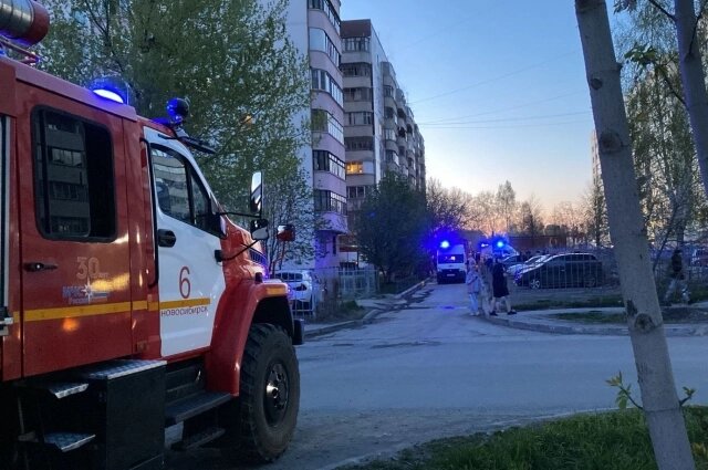    Пожарные прибыли на место в течение пяти минут. Фото: АиФ-Новосибирск