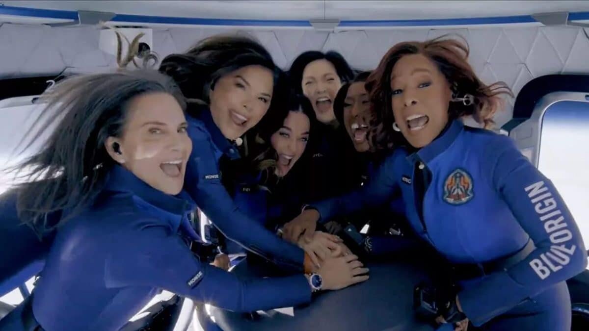    Первый чисто женский космический экипаж получил такую порцию хейта, как будто это был первый чисто женский коллектив охотниц за пандами / © Blue Origin