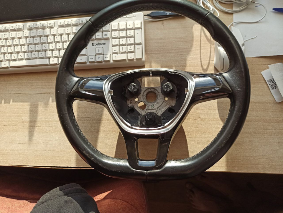 Руль со съемной вставкой с возможностью установки кнопок