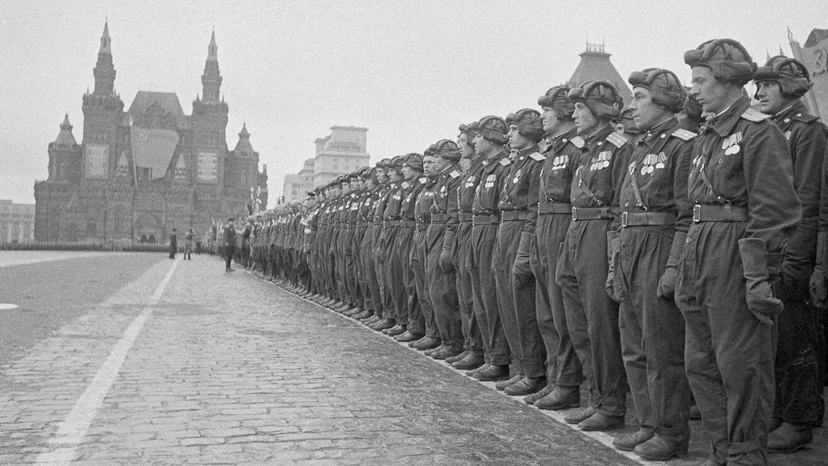    Участники парада Победы 24 июня 1945 года. Фото: Wikimedia Commons