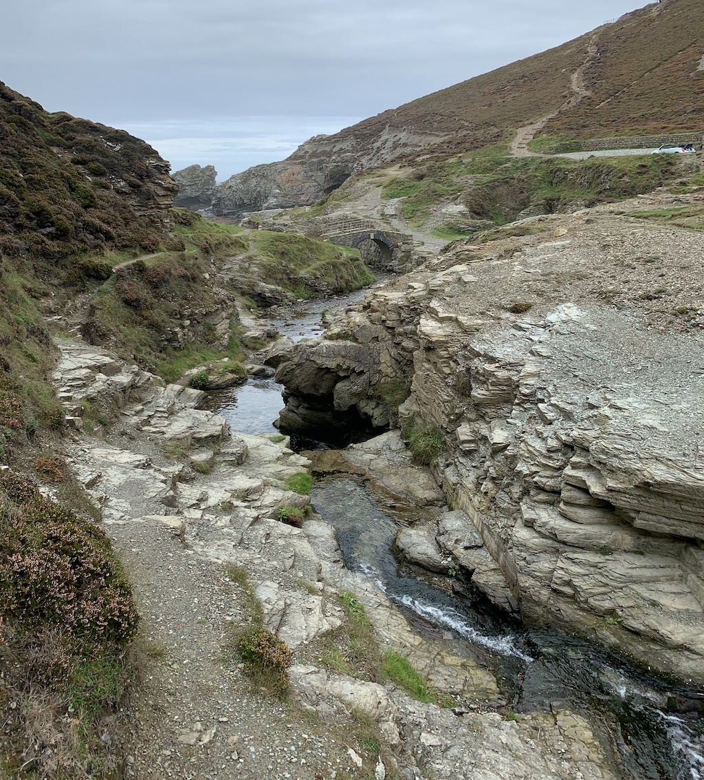 Вот в таких ручьях и находили касситерит - оловянную руду в Корнуэльсе