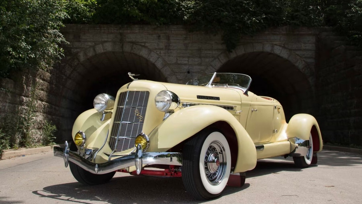 Auburn 851 SC Speedster