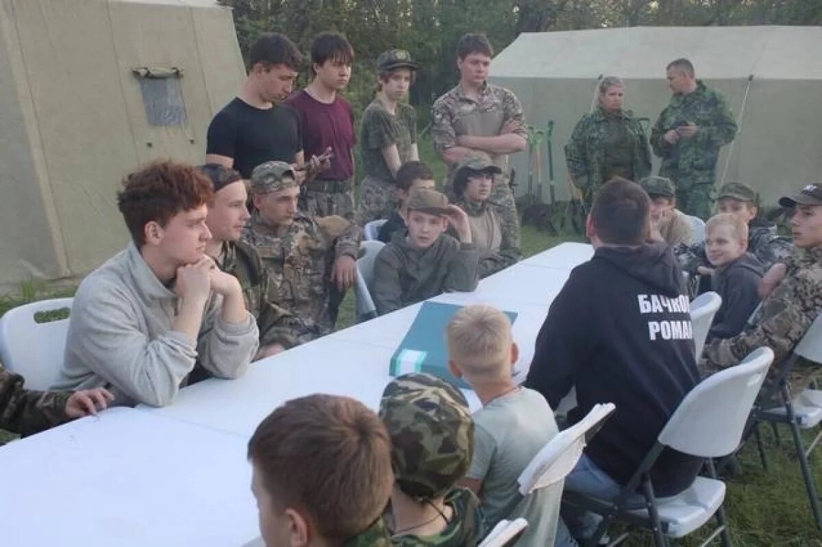    В поисковых отрядах всегда много школьников и студентов.