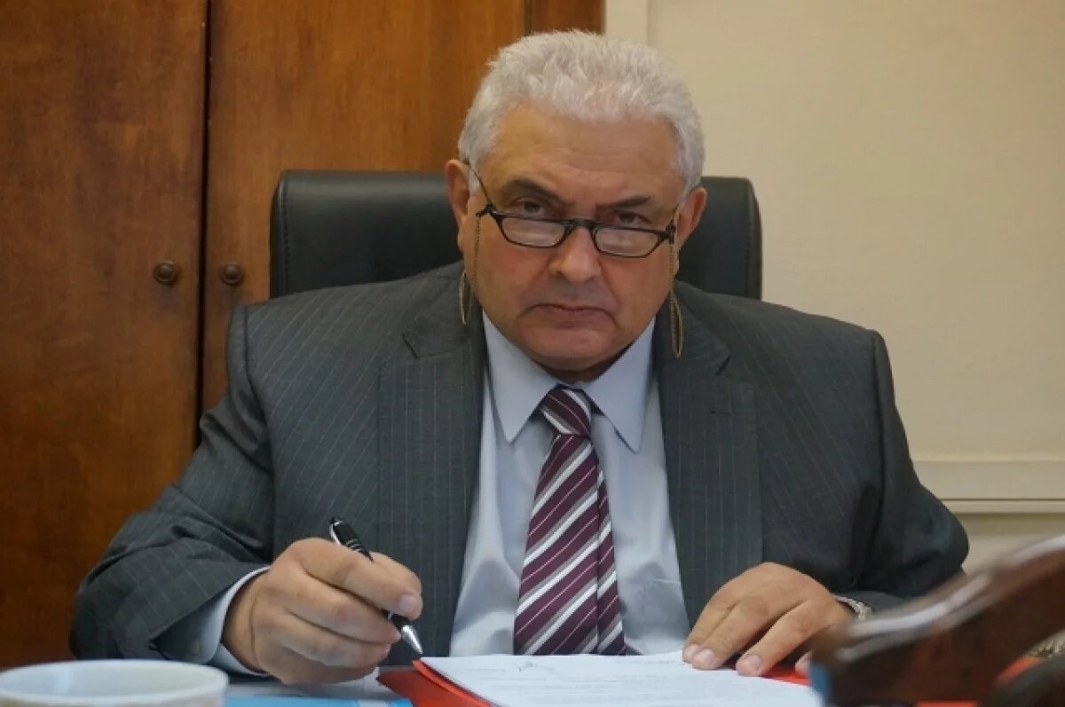    Посол России в ФРГ Нечаев возложил венки у мемориала жертвам СС в Дахау