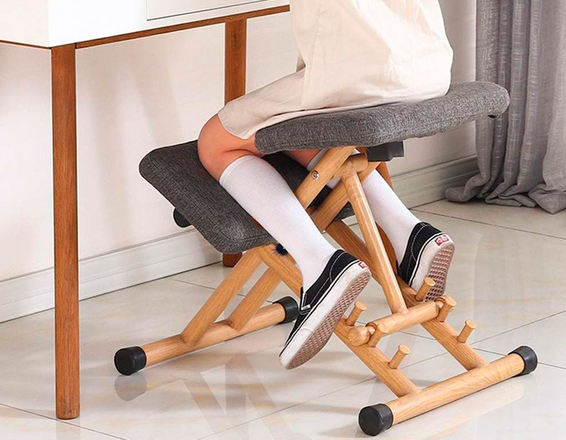 Правильная осанка для здоровья спины с ортопедическим стулом