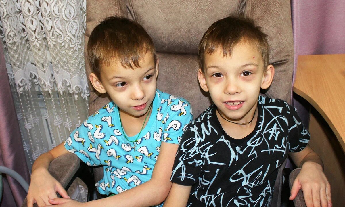 Захар и Макар Тёхины, подопечные фонда «Алёша»