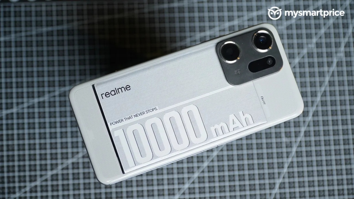    realme анонсировала смартфон с аккумулятором на 10 000 мАч [ФОТО]