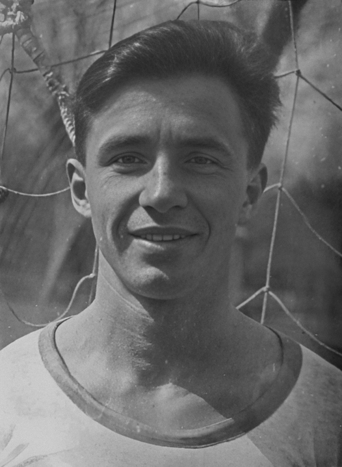 Анатолий Викторов в эпоху довоенного футбола
 