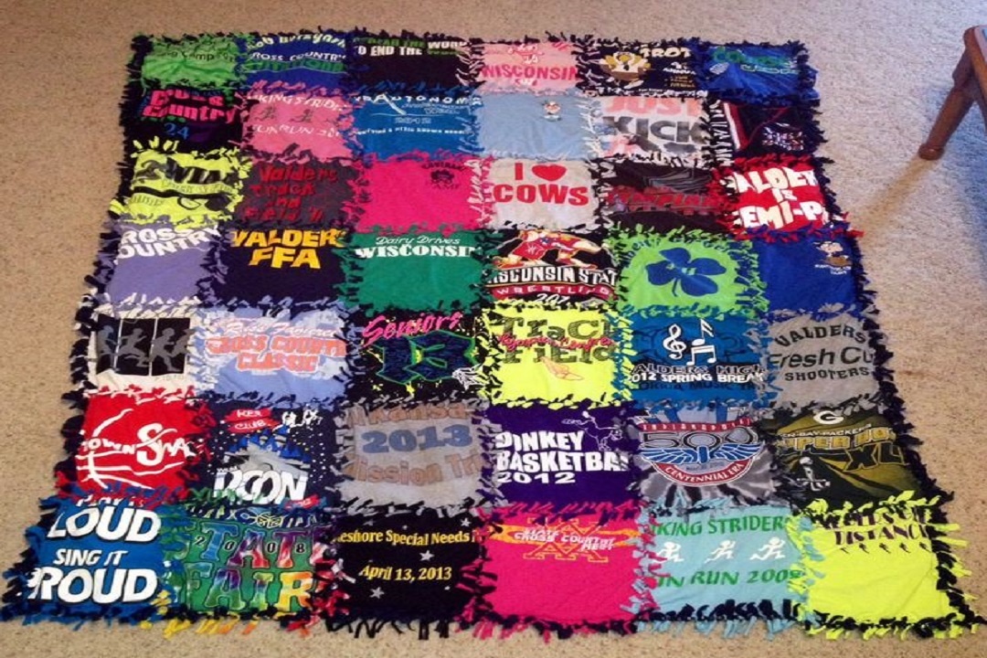 https://i.pinimg.com/736x/8a/67/90/8a6790dfc4095d36d1fc9b73bdf052eb--t-shirt-blanket-tie-blanket-ideas.jpg