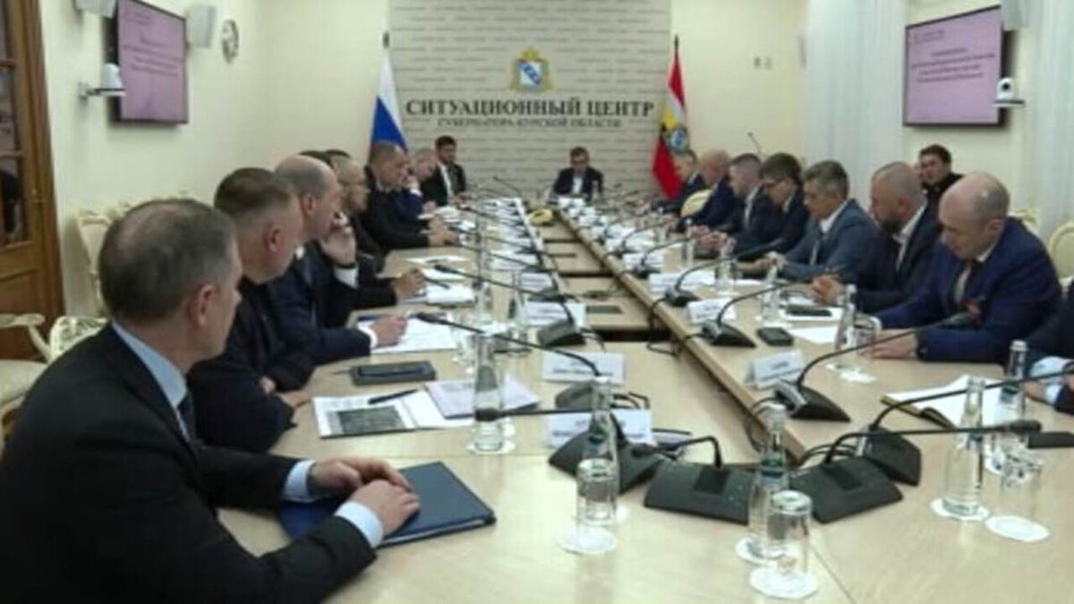    Врио губернатора Курской области провел встречу с заместителем министра энергетики Петром Конюшенко