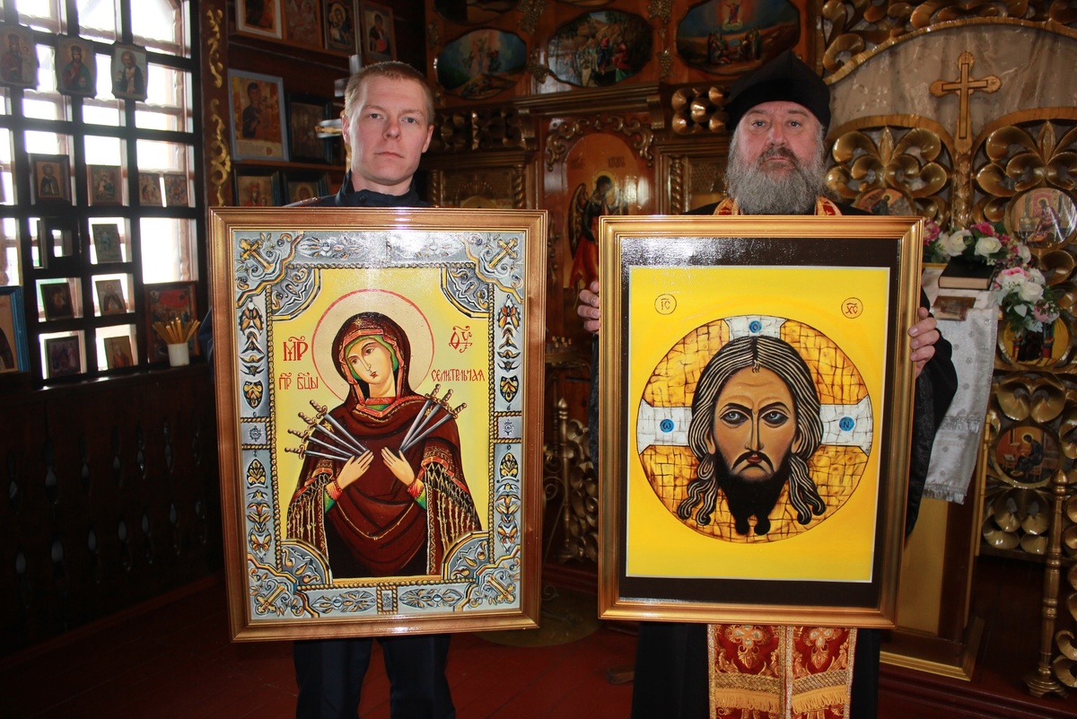    Написанные в карельских колониях иконы переданы бойцам СВО. Фото: УФСИН по Карелии