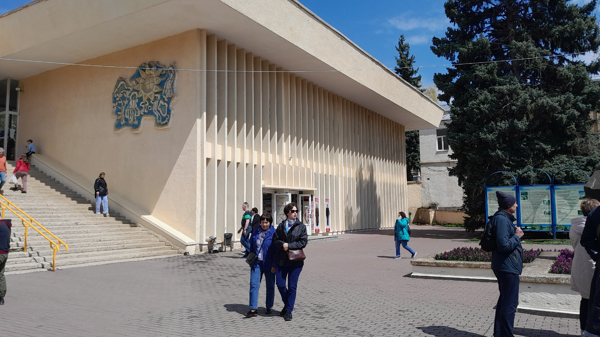 фото автора  Галерея у парка Цветник