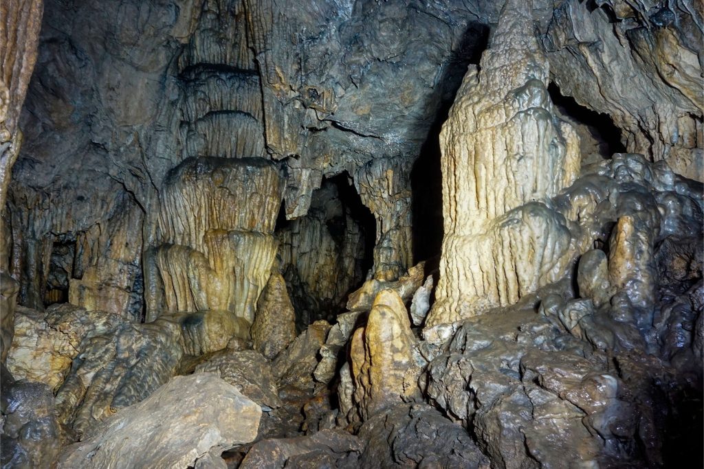 Большая и Малая Азишские пещеры 