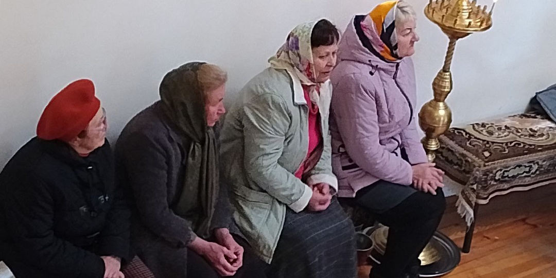 Как отвечать, если в храме бабушка делает замечание?
