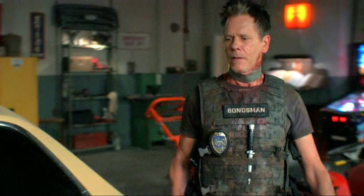 Кадр из сериала "Охотник за головами"