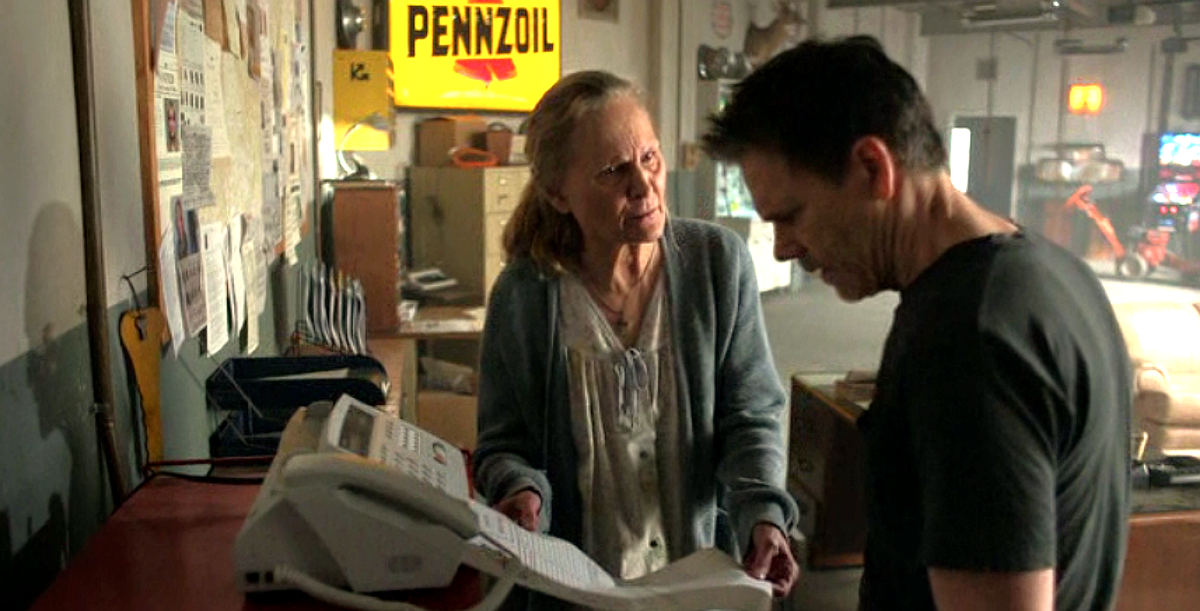 Кадр из сериала "Охотник за головами"