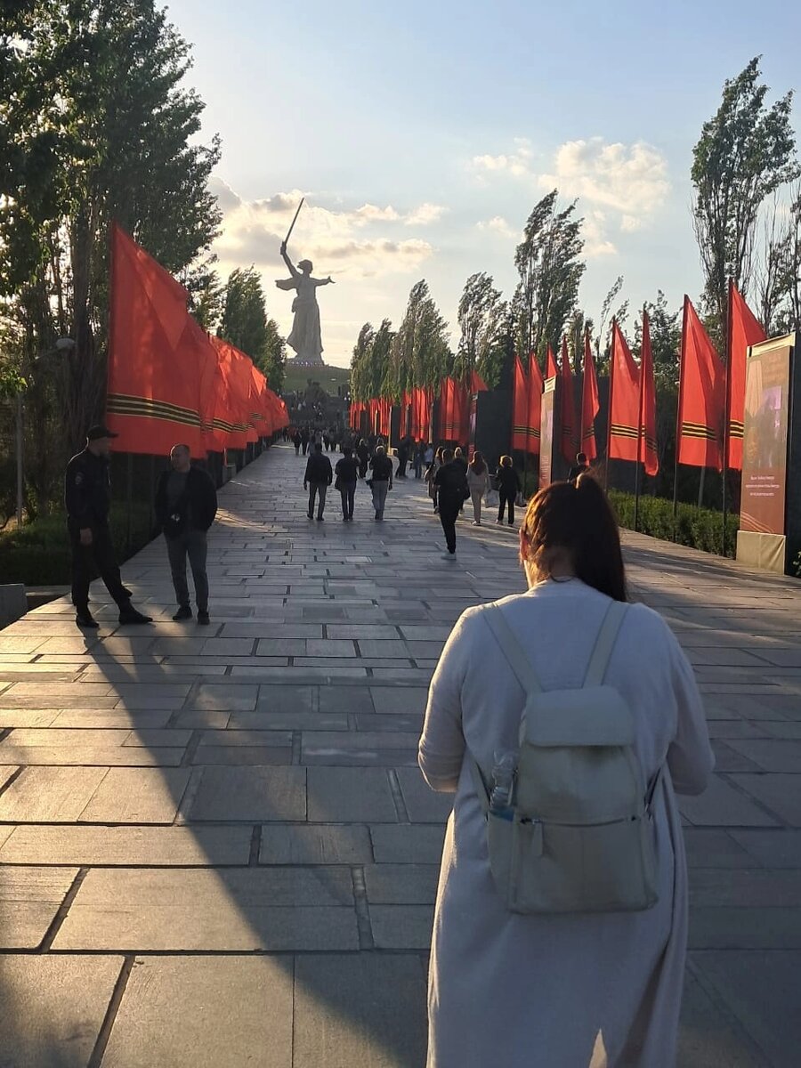    Зрители начали собираться на концерт задолго до начала выступления. Фото: АиФ-Волгоград / Светлана Ершова