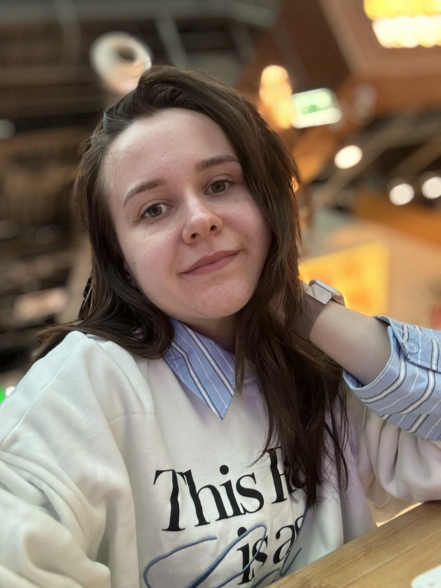 это я грустная сижу на вокзале и делаю вид, что все ок