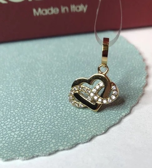 Шармы и кулоны-амулеты.