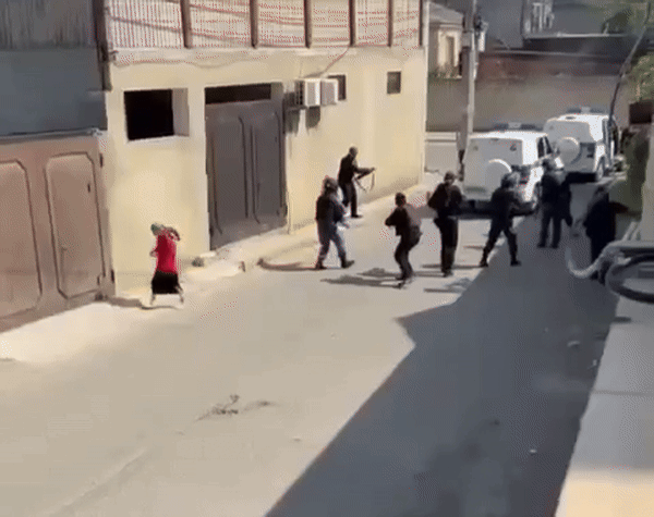 На этих кадрах, предположительно, первые минуты перестрелки. Видео: ТГ-канал URA.RU