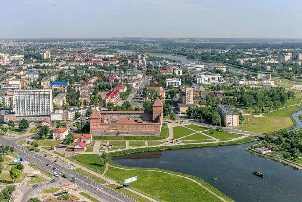 Лидский замок и Замковый пруд.Существующий вид.