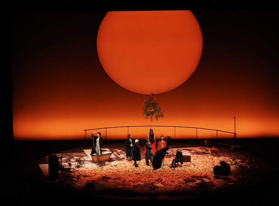 Сцена из спектакля «Женщины Есенина»