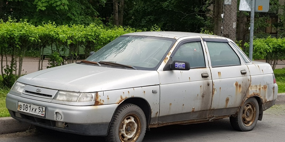 Женщина отсудила 1 млн у МВД за машину, 20 лет гнившую на спецстоянке после угона