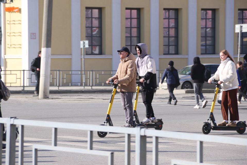    Электросамокаты. Барнаул. Источник: Виталий Барабаш/"Толк"