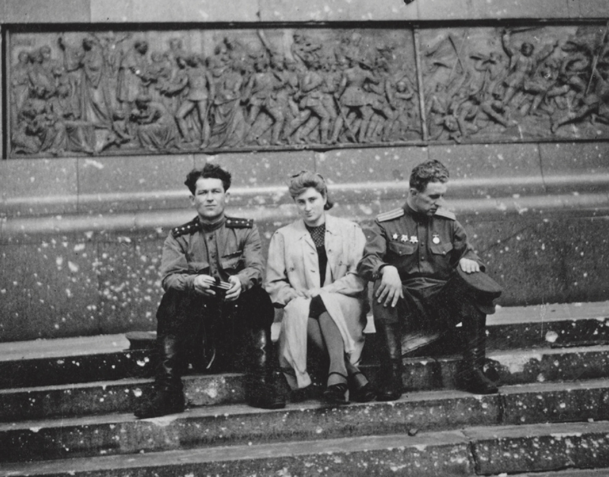 Елена Ржевская в Берлине, май 1945