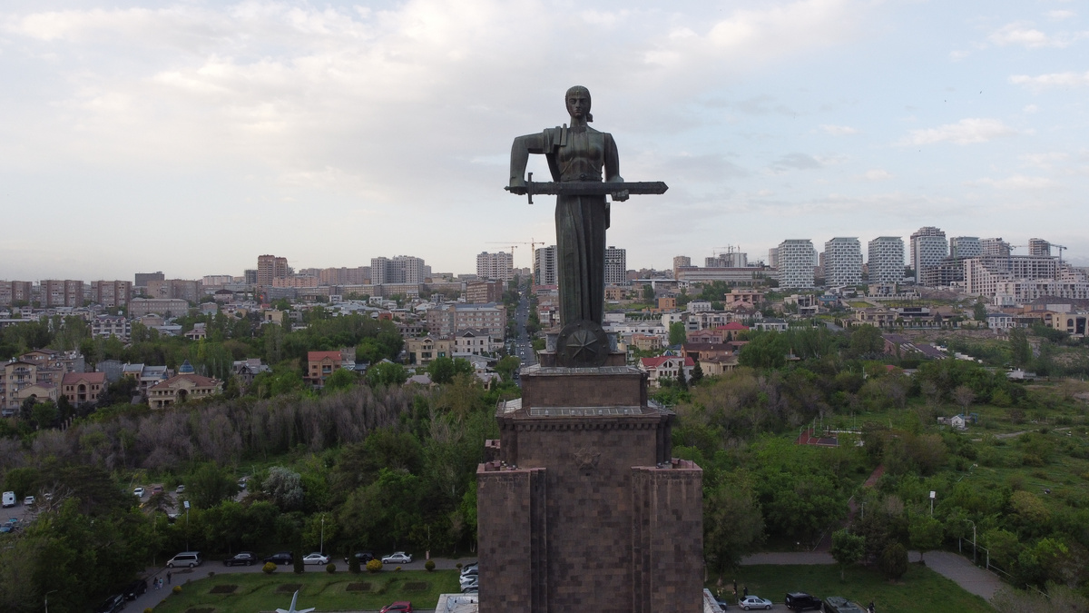 Советский монумент Мать-Армения в Ереване