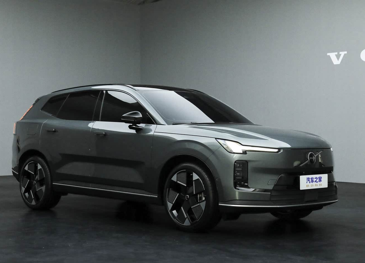 Новый Volvo XC70 представлен впервые на презентации в Китае