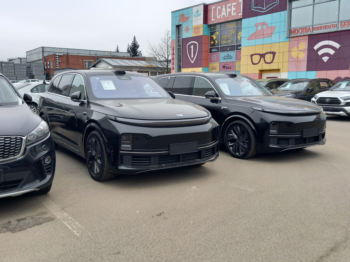 В апреле 2025 года реализовано более чем на четверть (-25,5%) меньше новых легковых автомобилей, чем за аналогичный период прошлого года.