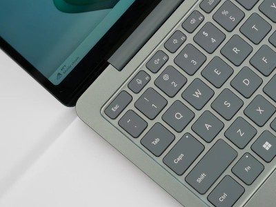    Microsoft представила 13-дюймовый Surface Laptop на чипе Snapdragon