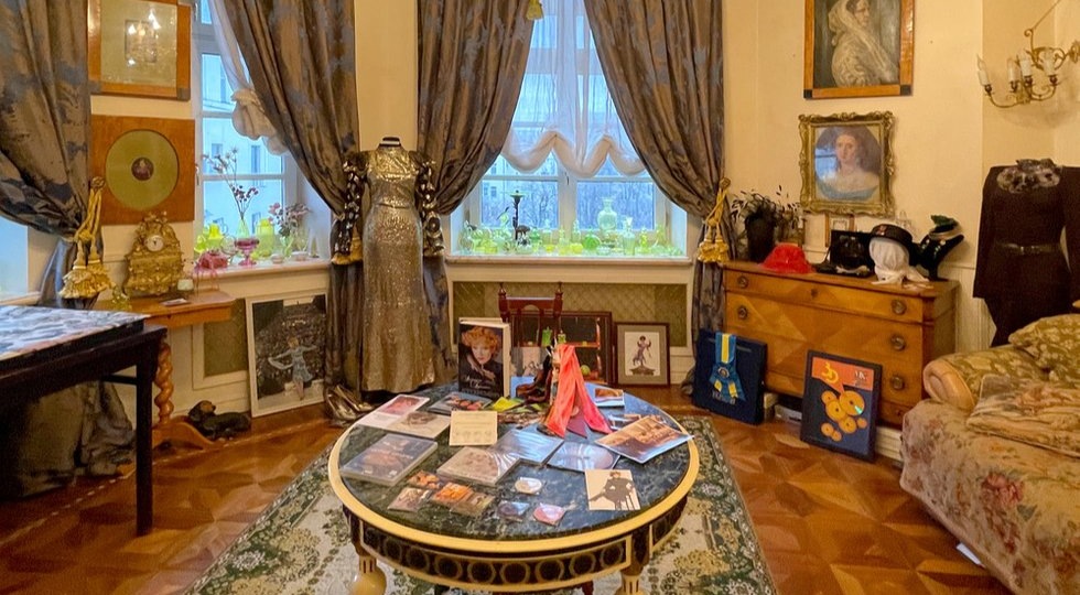 Людмила Гурченко жила на 120 квадратах: как актриса обустроила свою последнюю квартиру