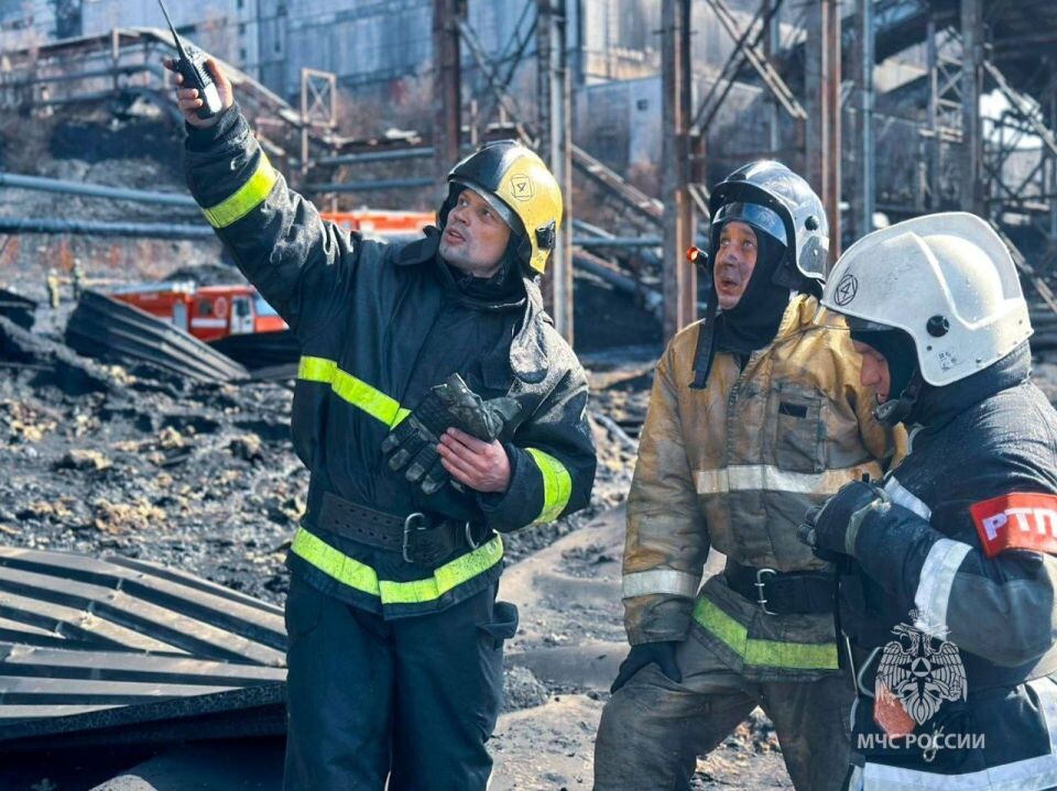    Пожар на фабрике в Якутии. Источник: МЧС РФ