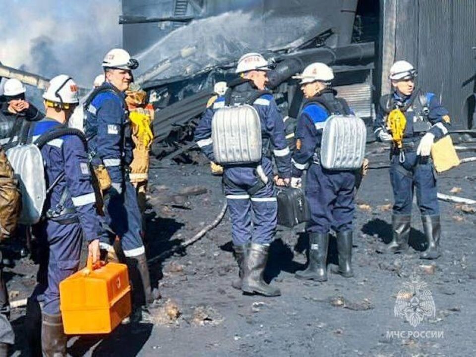    Пожар на фабрике в Якутии. Источник: МЧС РФ