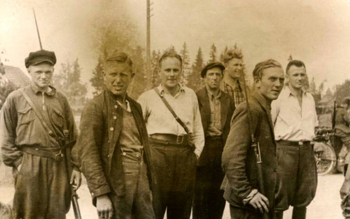 Смершевцы активно подавляли антисоветское подполье (Отряд «лесных братьев». Центральная Эстония, июль 1941 года)Фото: © National Arhives of Estonia, Public Domain, commons.wikimedia.org