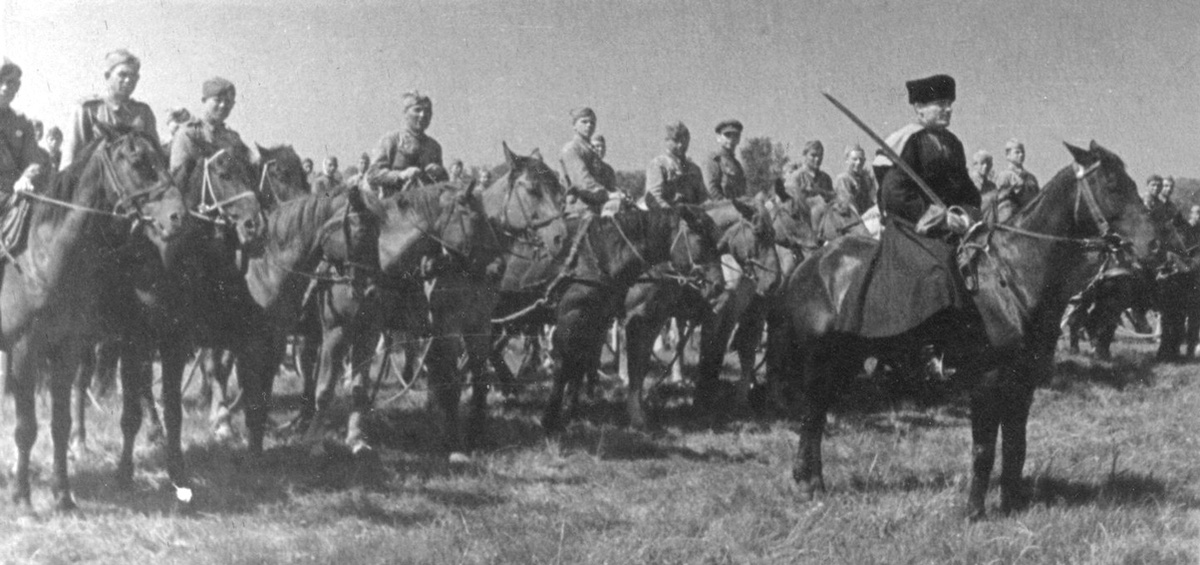 Конники 2-го гвардейского кавалерийского корпуса