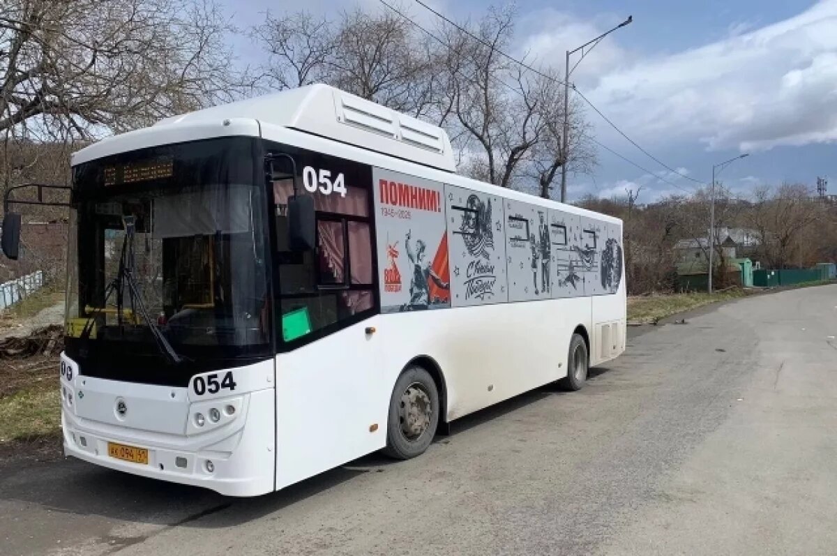    Камчатские автобусы стилизовали под известные военные фильмы