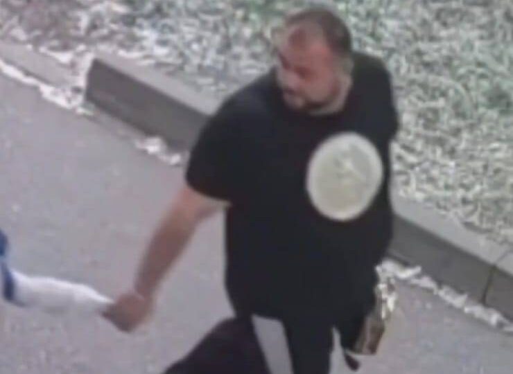 В Ростовском зоопарке ищут посетителя, который устроил пожар рядом с вольерами животных