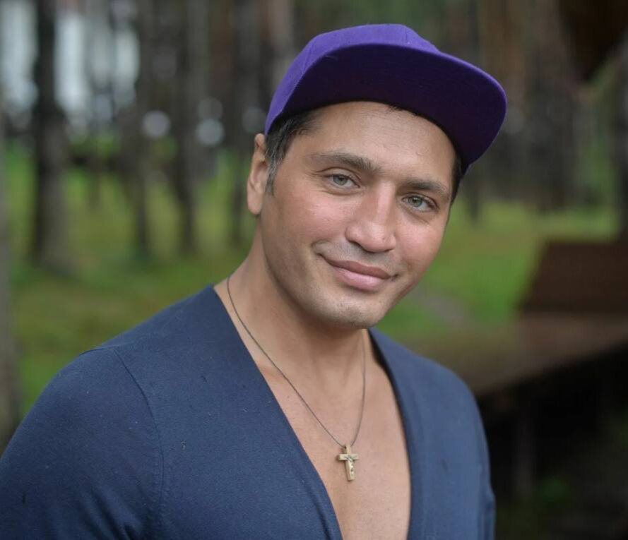 Рустам Солнцев