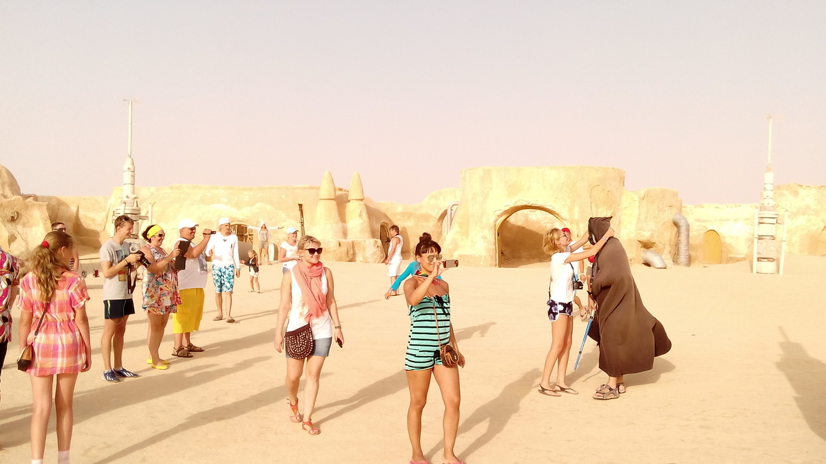 декорации остались после съёмок фильма *Звёздные войны*