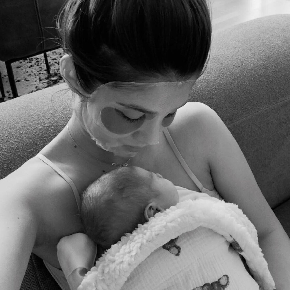    Жена Петрова с сыном Социальные сети